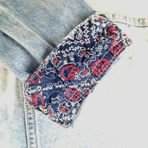 Vintage America Light Blue Denim Jacket With Paisley Cuff Detail sz XL - Picture 3 of 6